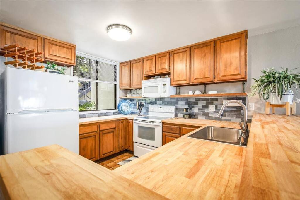 Beautiful 2/2 Condo In Kailua Kona. Ocean View! Extérieur photo