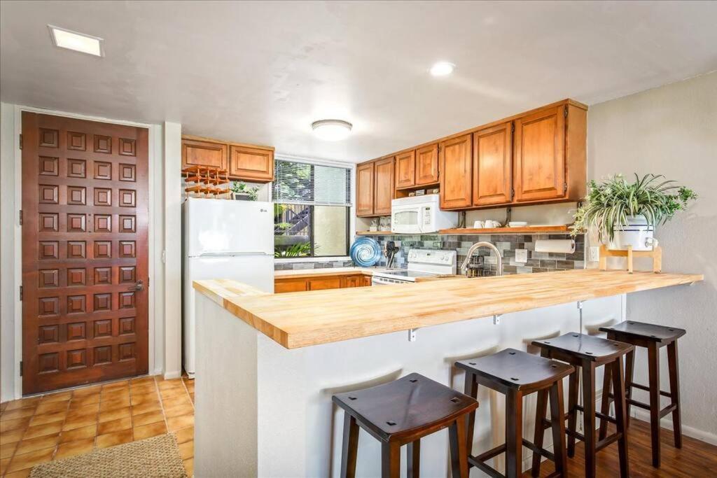Beautiful 2/2 Condo In Kailua Kona. Ocean View! Extérieur photo